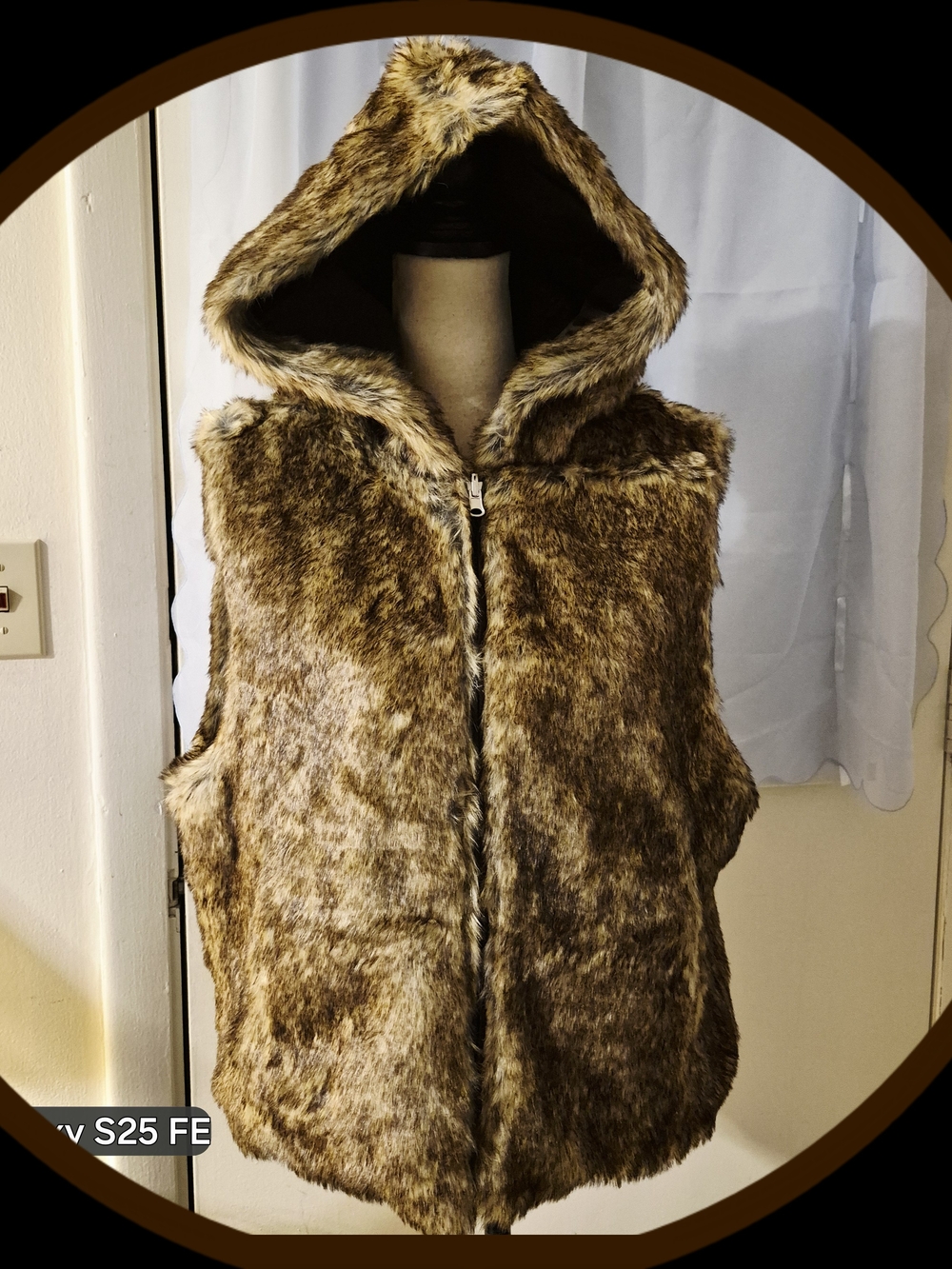 NWOT BACK IN THE SADDLE 'Snow Country Faux Lynx Fur Hooded Zip Vest w/pockets